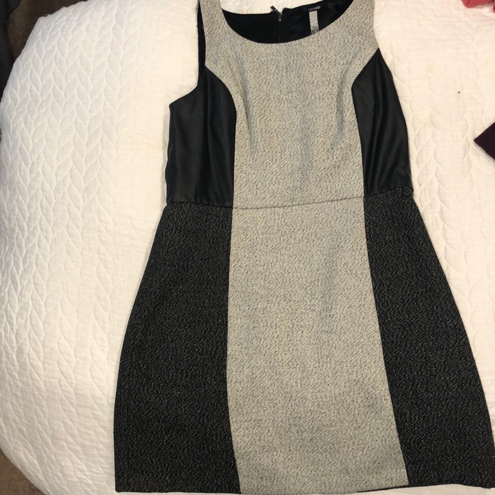 EUC kensie dress with color blocking